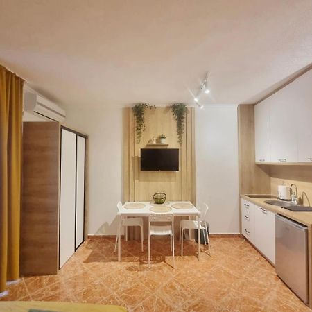 Studio Apartman Na Plazi Rafailovici Exterior foto