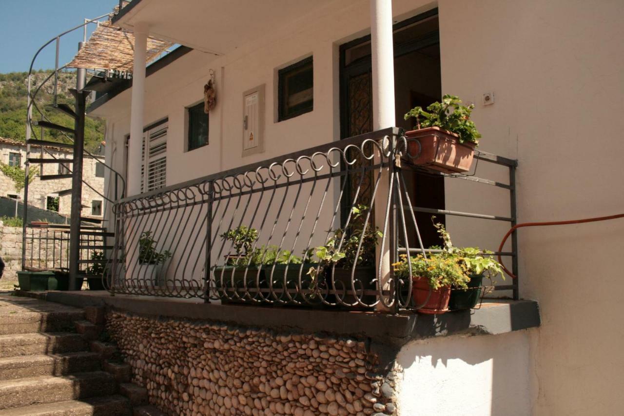 Studio Apartman Na Plazi Rafailovici Exterior foto